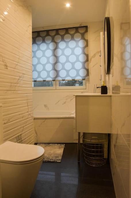 Aux Portes De Saint Omer : Maison Chaleureuse Wizernes Bagian luar foto